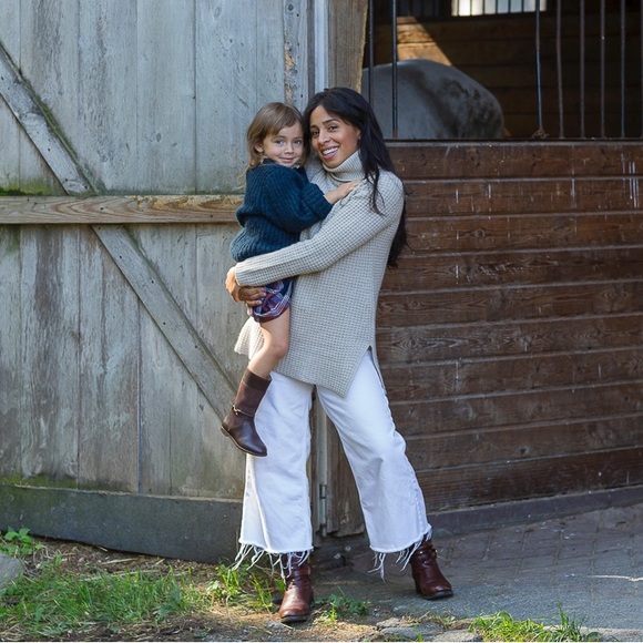 Meet your Posher, Christine - Picture 2 of 3